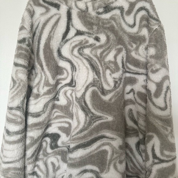 Gray and White Women's Sweater size Large - Picture 2 of 3